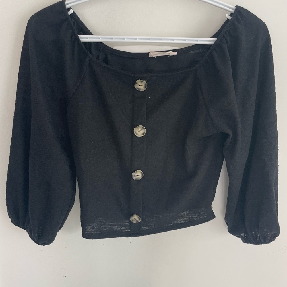 Crop button down top. So flattering!!